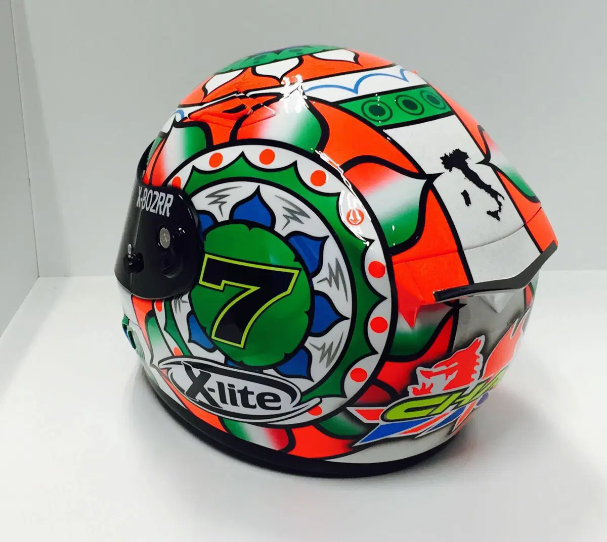 Chaz Davies presenta il suo X-Lite X-802RR Replica Imola