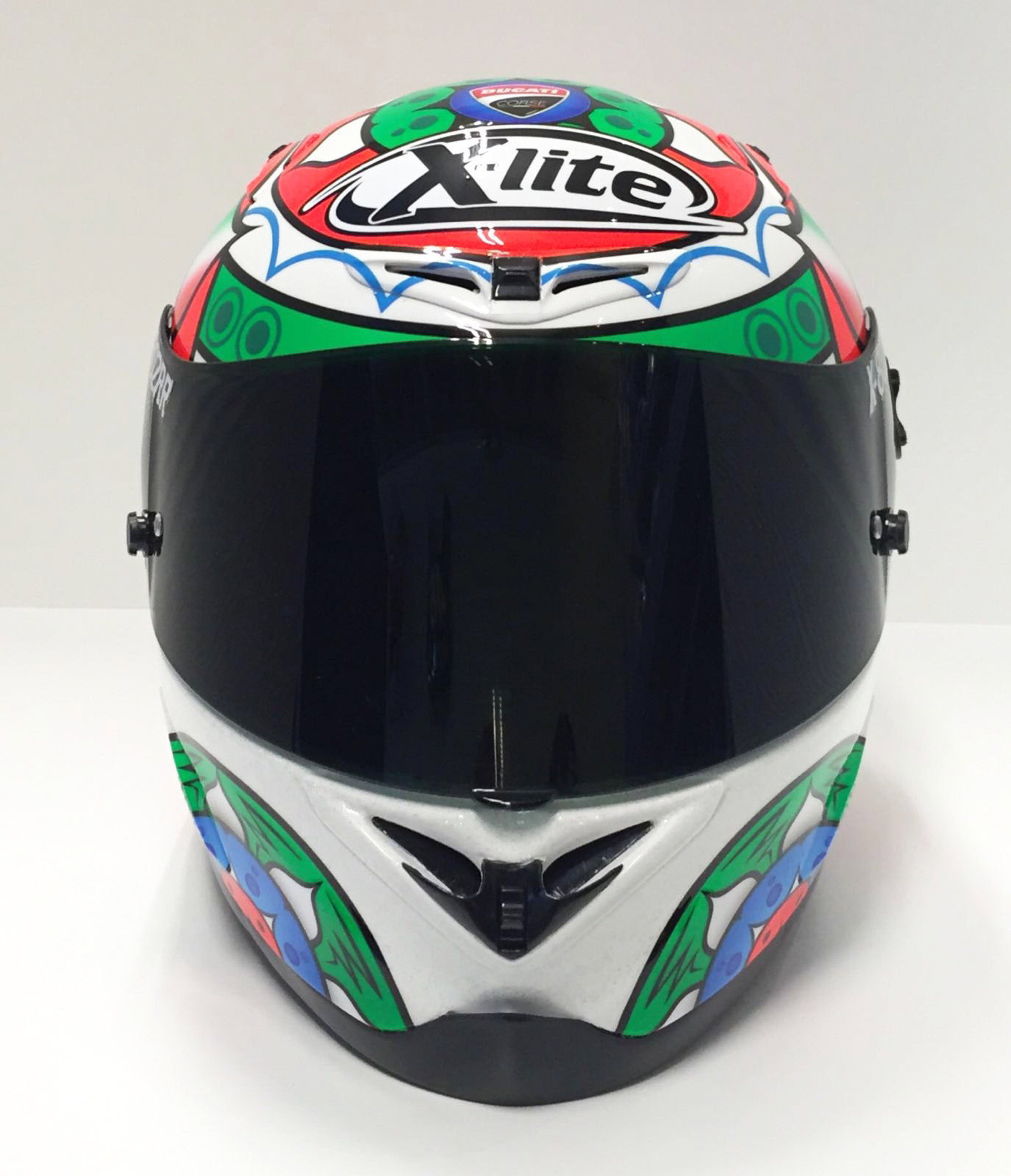 Chaz Davies presenta il suo X-Lite X-802RR Replica Imola