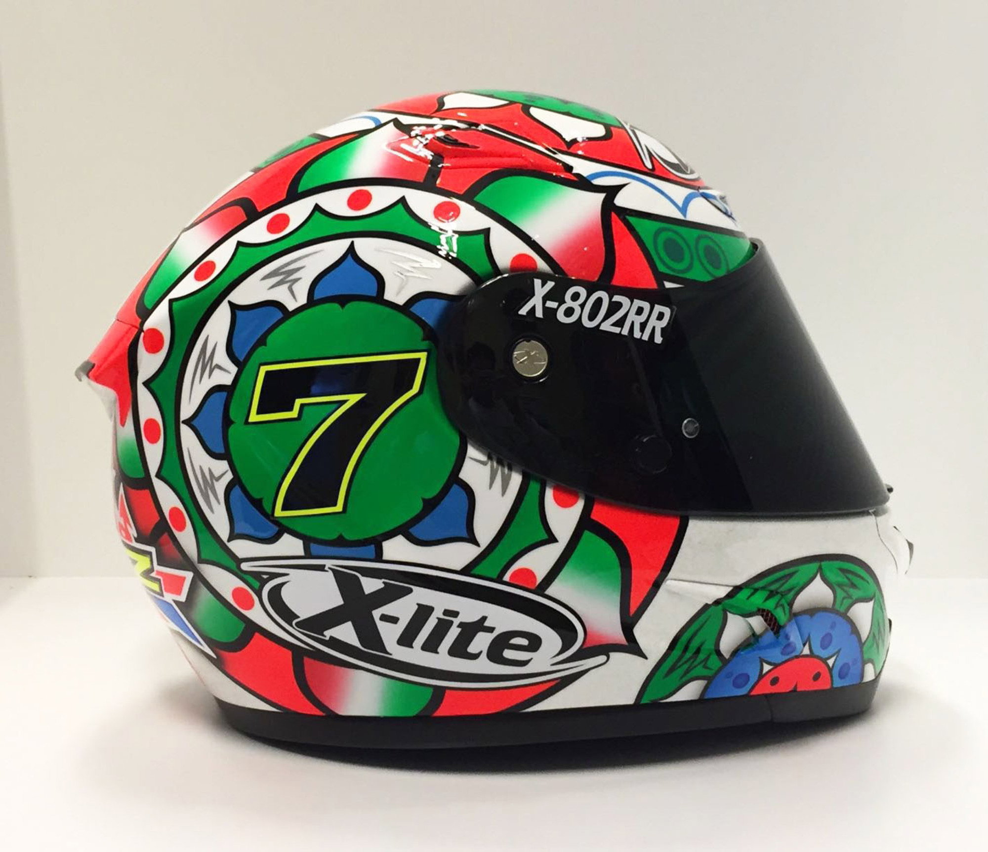 Chaz Davies presenta il suo X-Lite X-802RR Replica Imola