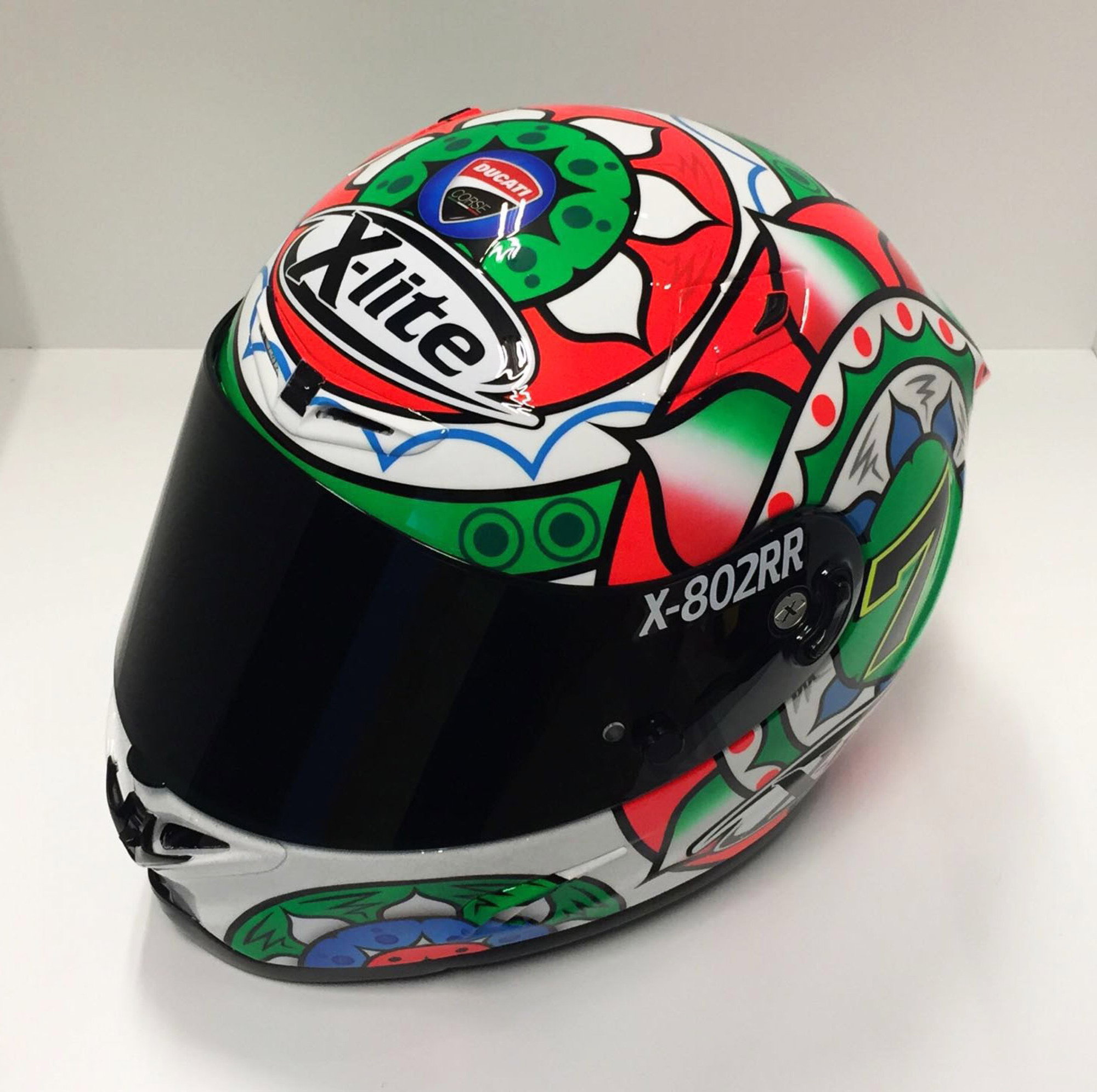 Chaz Davies presenta il suo X-Lite X-802RR Replica Imola