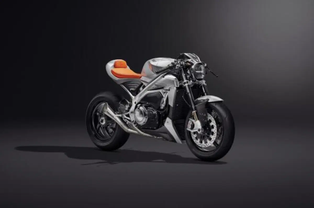 Norton V4CR: finalmente è arrivata. La café racer da 185 cavalli fatta a mano (4)