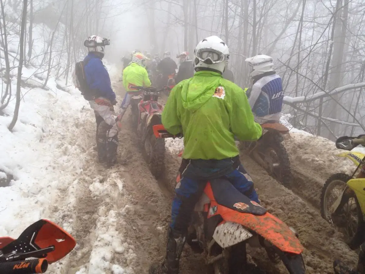 Hell's Gate Metzeler Lite 2015: cavalcata infernale