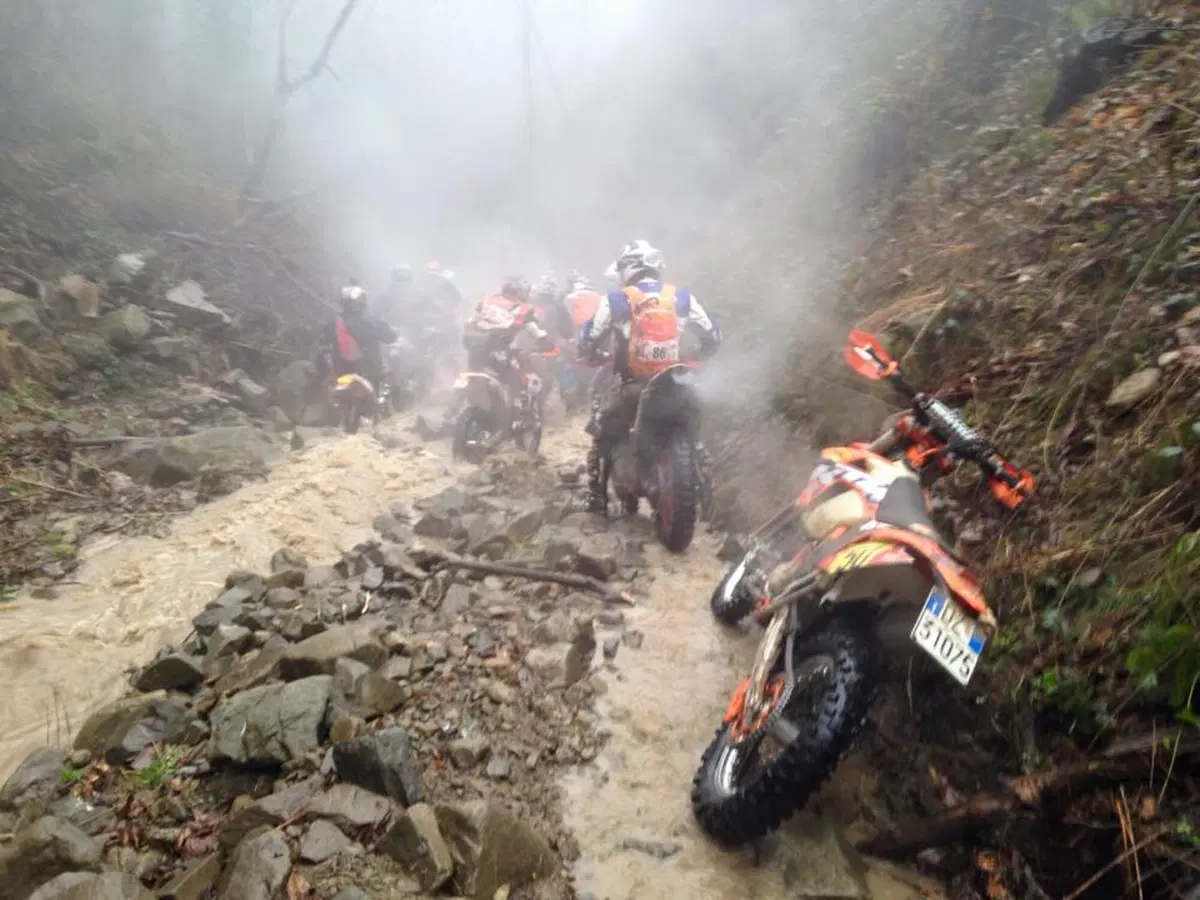 Hell's Gate Metzeler Lite 2015: cavalcata infernale (2)
