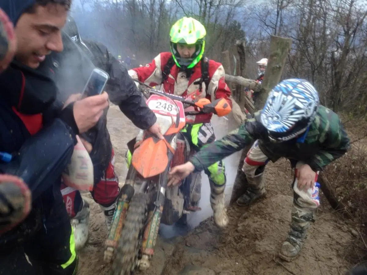 Hell's Gate Metzeler Lite 2015: cavalcata infernale (7)