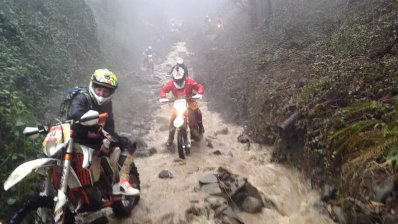 Hell's Gate Metzeler Lite 2015: cavalcata infernale