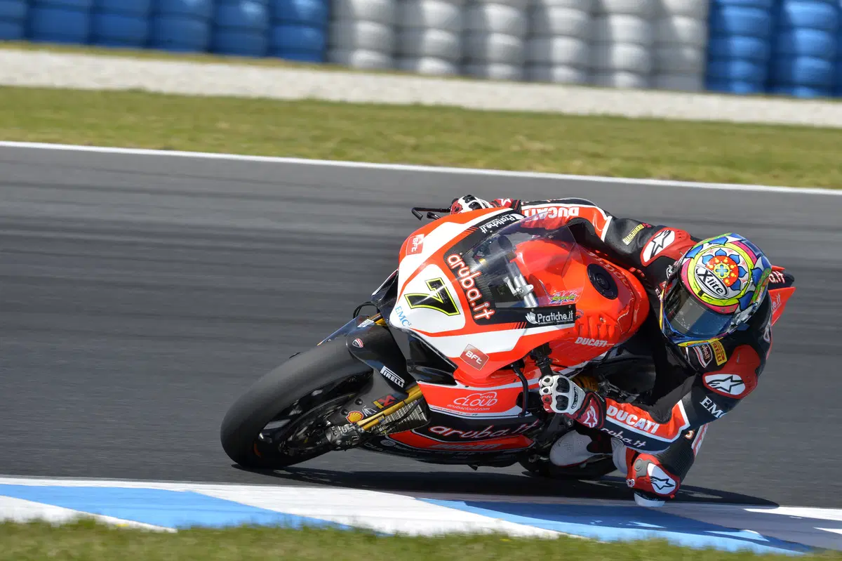 SBK. Lowes è il più veloce nella prima giornata di test a Phillip Island