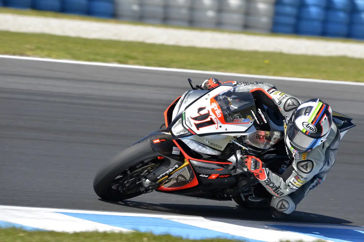 SBK. Lowes è il più veloce nella prima giornata di test a Phillip Island (6)