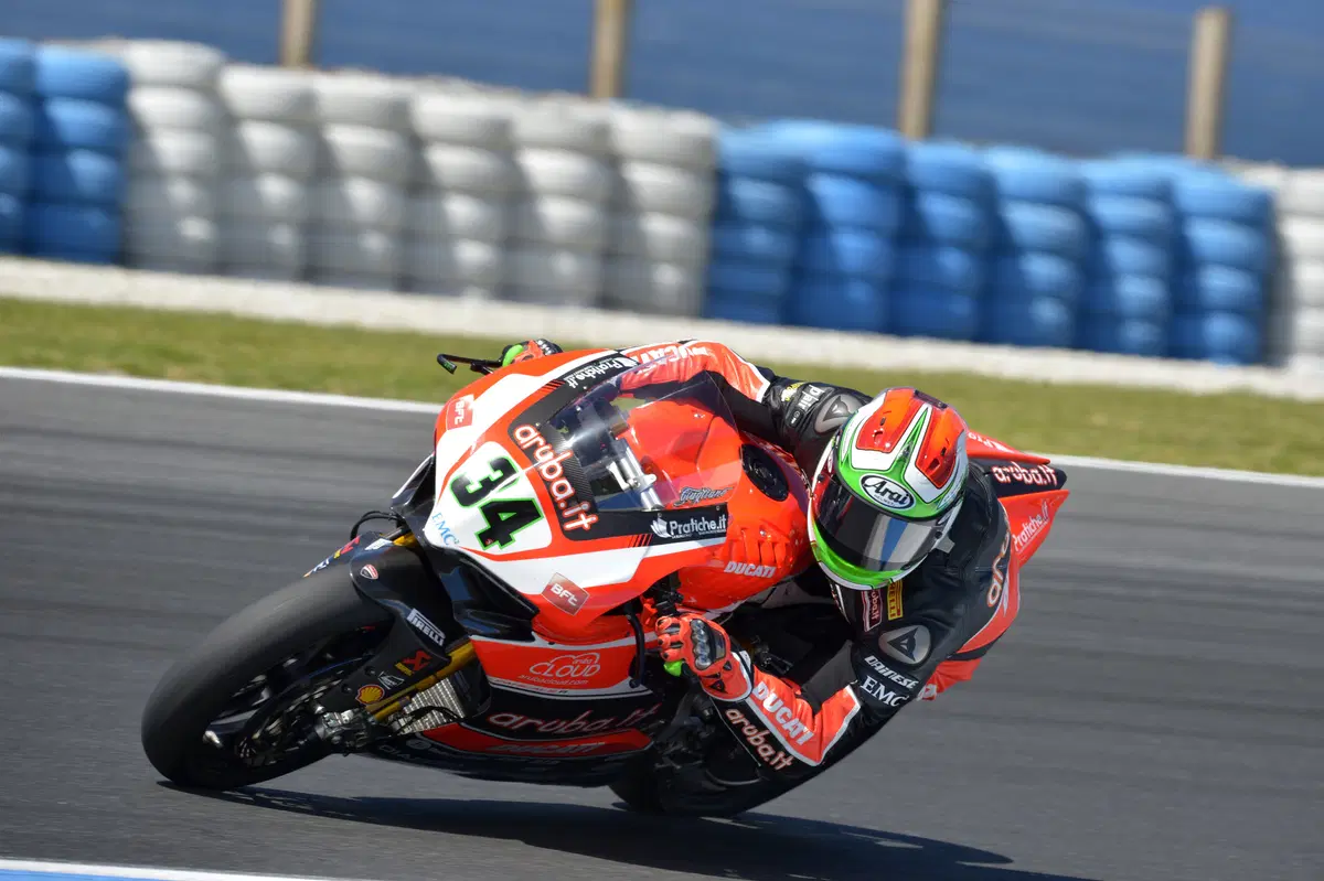 SBK. Lowes è il più veloce nella prima giornata di test a Phillip Island (11)