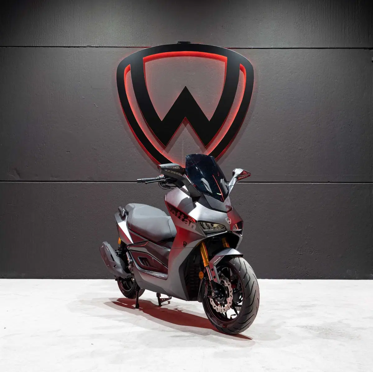 Wottan Storm-R 300: il nuovo maxi sportivo