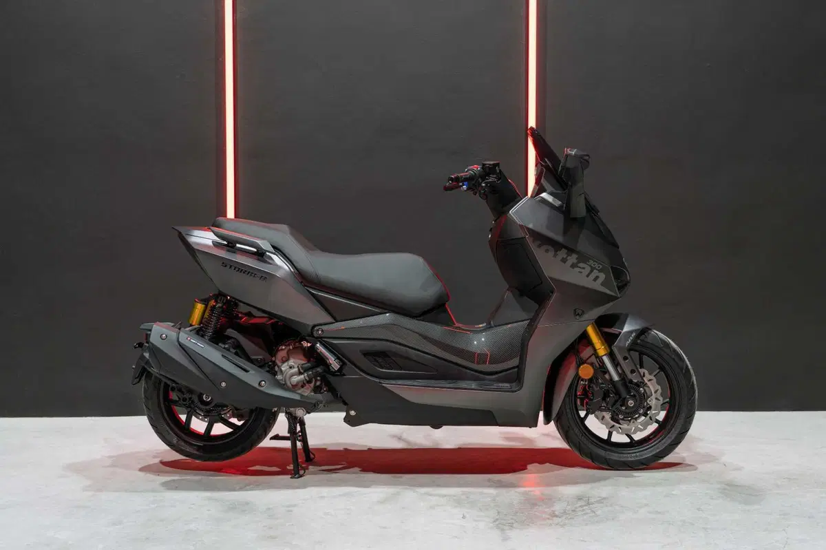 Wottan Storm-R 300: il nuovo maxi sportivo (17)