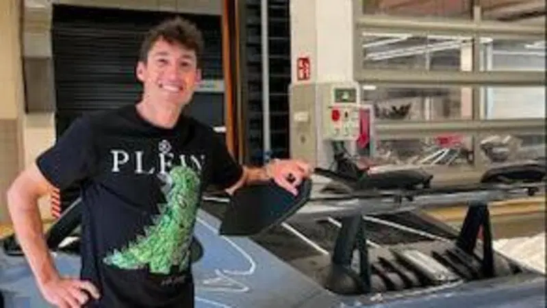 [VIDEO] MotoGP. Guardate l'ultimo acquisto di Aleix Espargaro: ha 525 cavalli e quattro ruote!