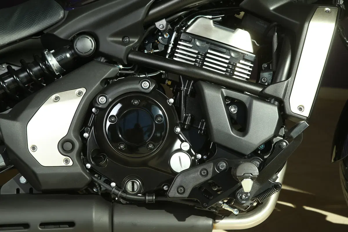 Kawasaki Vulcan S (20)