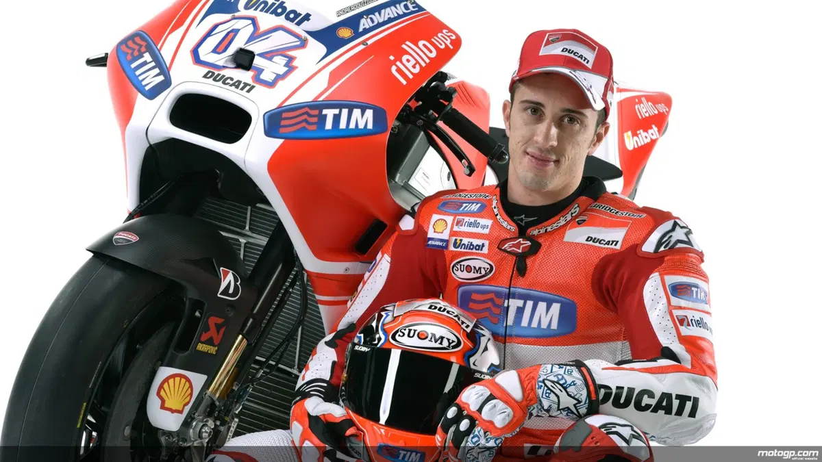 MotoGP. Svelata la nuova Ducati GP15 (10)