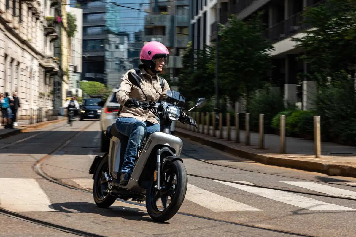 Alla scoperta degli store più green di Milano con l'Askoll XKP L3 - TEST (4)