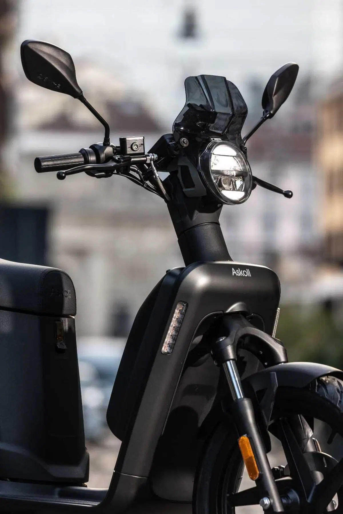 Alla scoperta degli store più green di Milano con l'Askoll XKP L3 - TEST (3)
