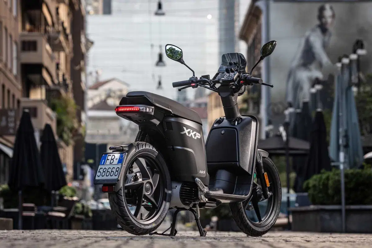 Alla scoperta degli store più green di Milano con l'Askoll XKP L3 - TEST (4)