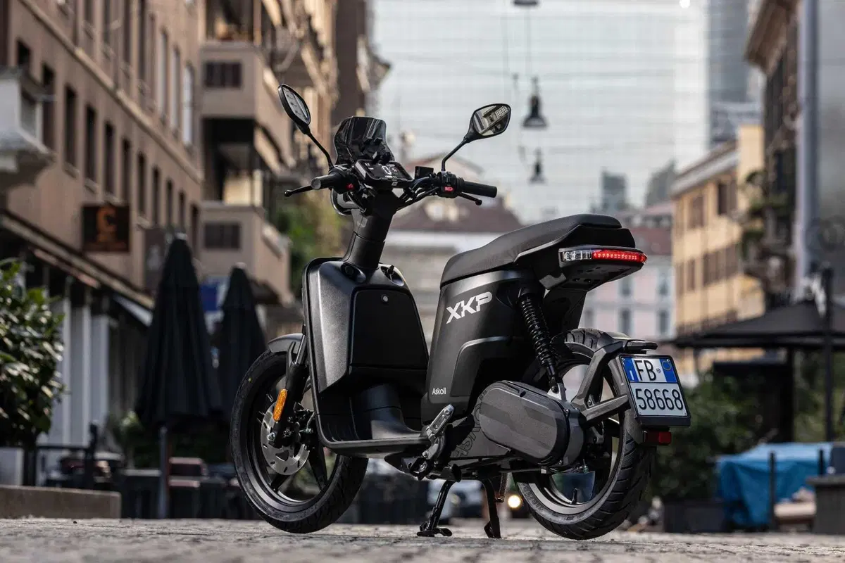 Alla scoperta degli store più green di Milano con l'Askoll XKP L3 - TEST (8)