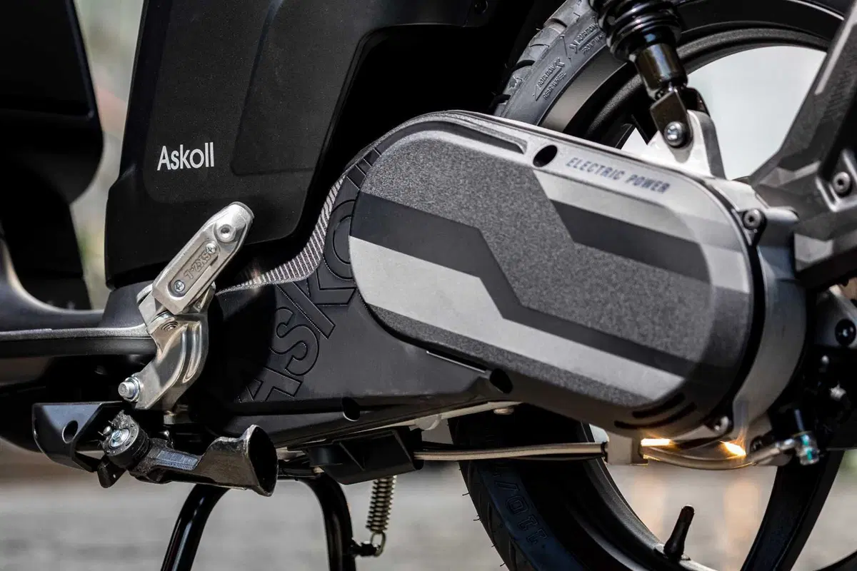 Alla scoperta degli store più green di Milano con l'Askoll XKP L3 - TEST (12)