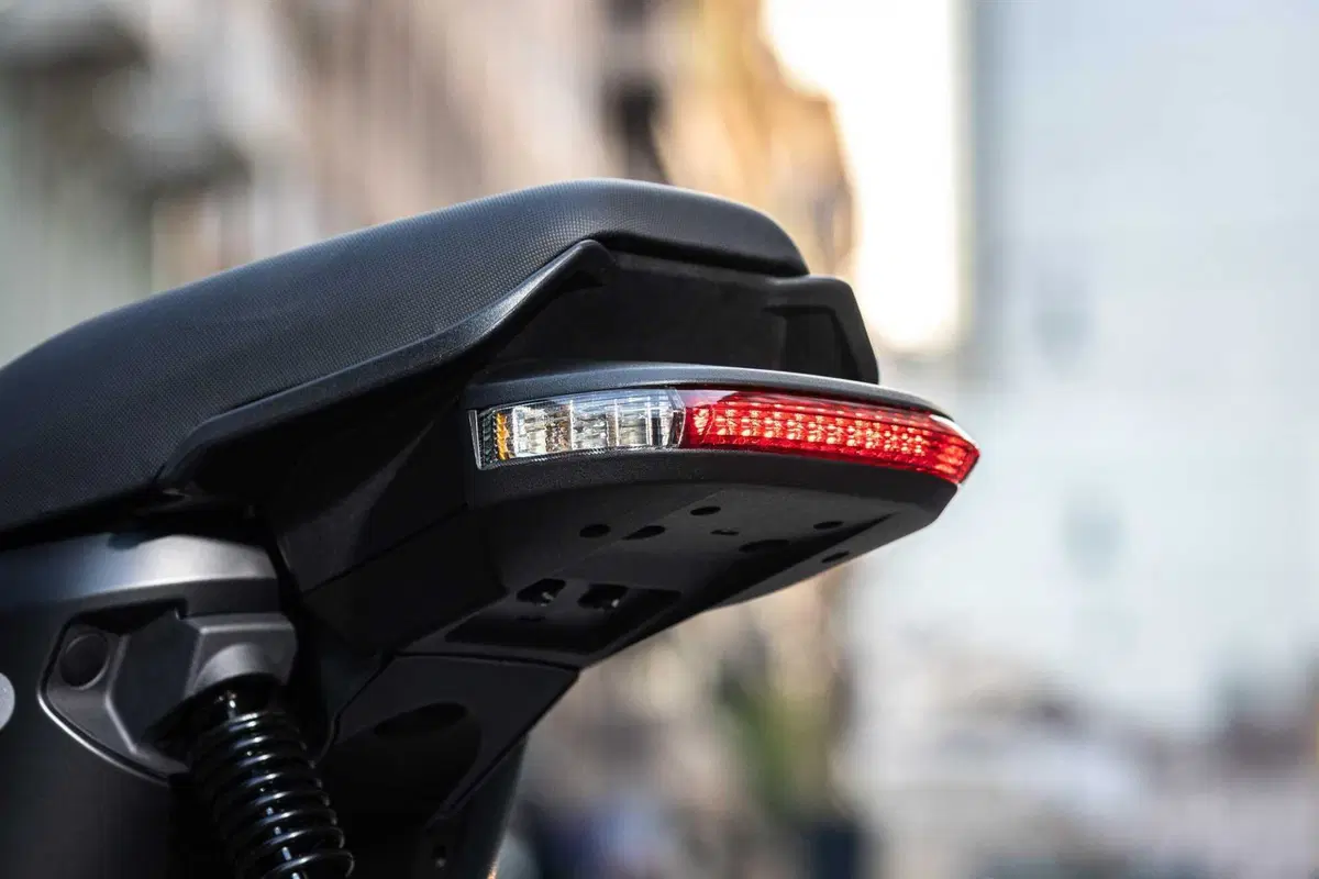 Alla scoperta degli store più green di Milano con l'Askoll XKP L3 - TEST (15)