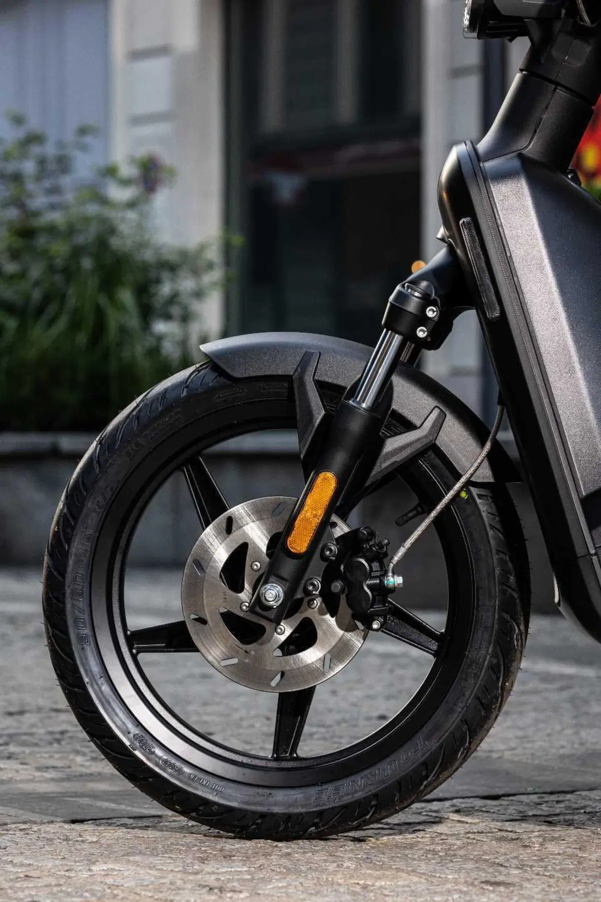 Alla scoperta degli store più green di Milano con l'Askoll XKP L3 - TEST (17)