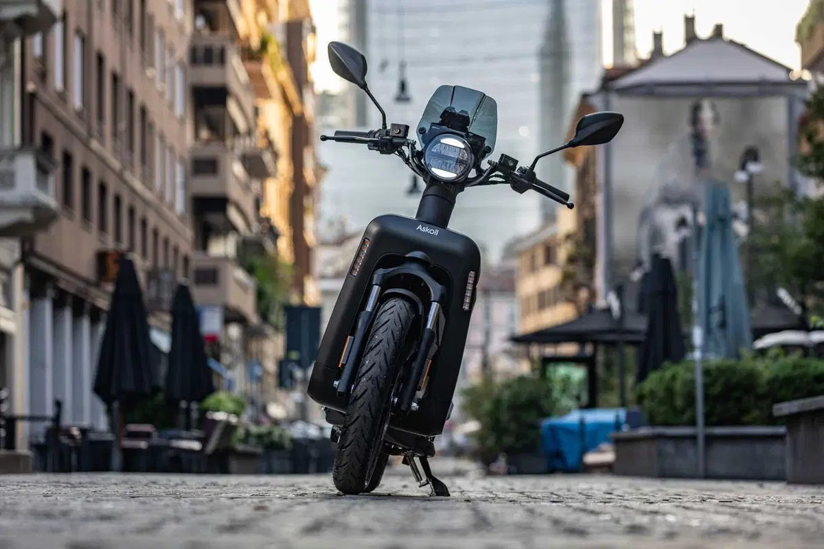 Alla scoperta degli store più green di Milano con l'Askoll XKP L3 - TEST (29)