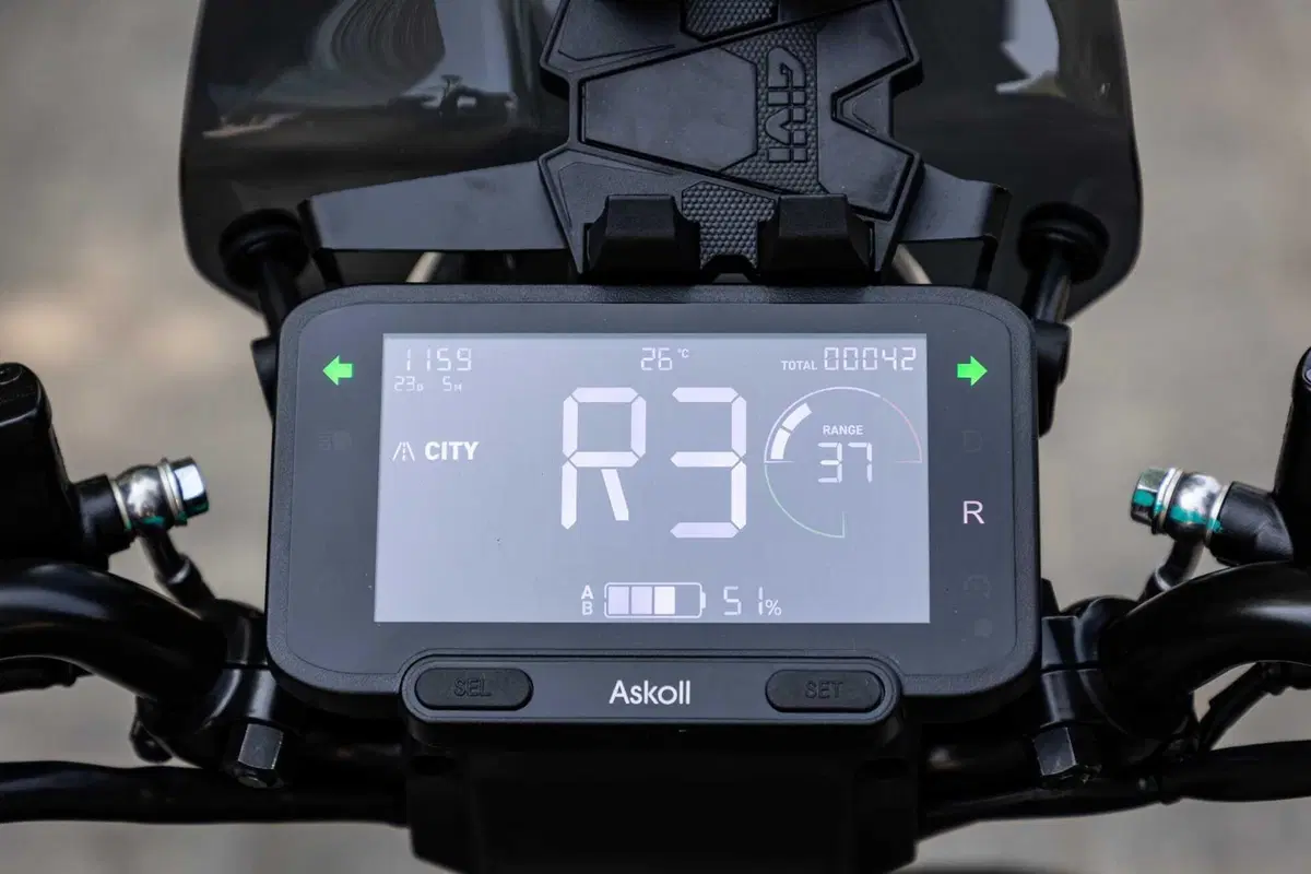 Alla scoperta degli store più green di Milano con l'Askoll XKP L3 - TEST (37)