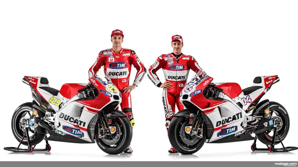 MotoGP. Svelata la nuova Ducati GP15 (3)