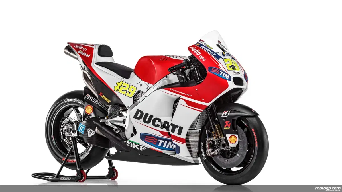 MotoGP. Svelata la nuova Ducati GP15 (14)