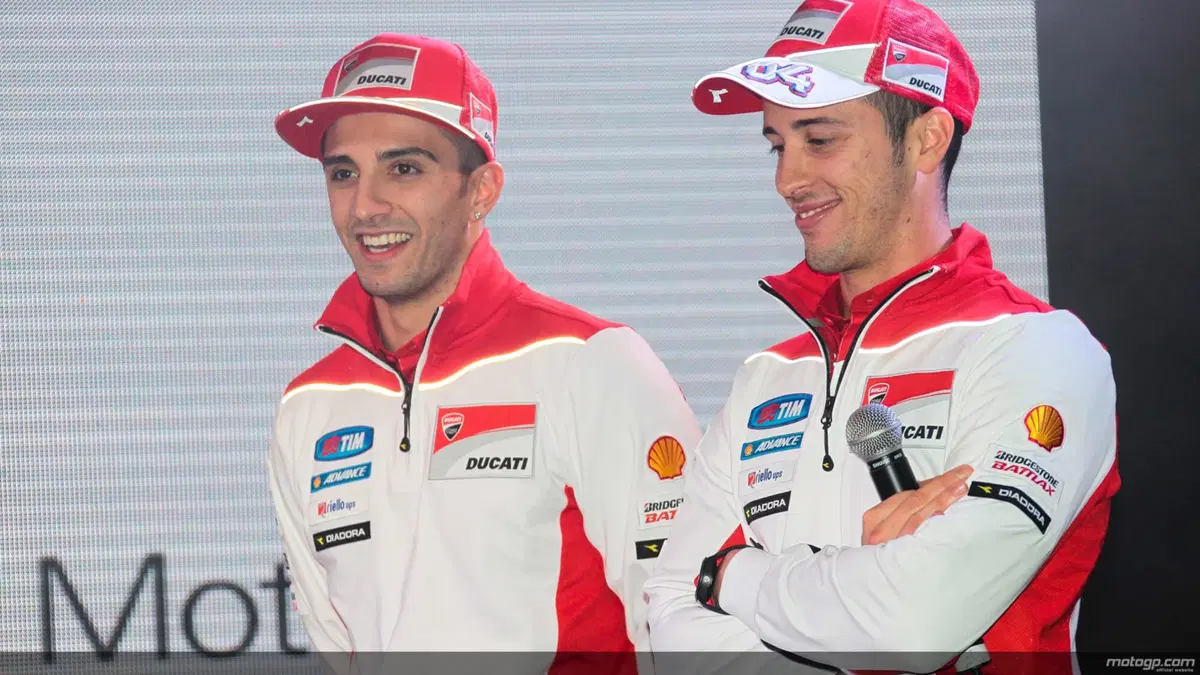 MotoGP. Svelata la nuova Ducati GP15 (12)