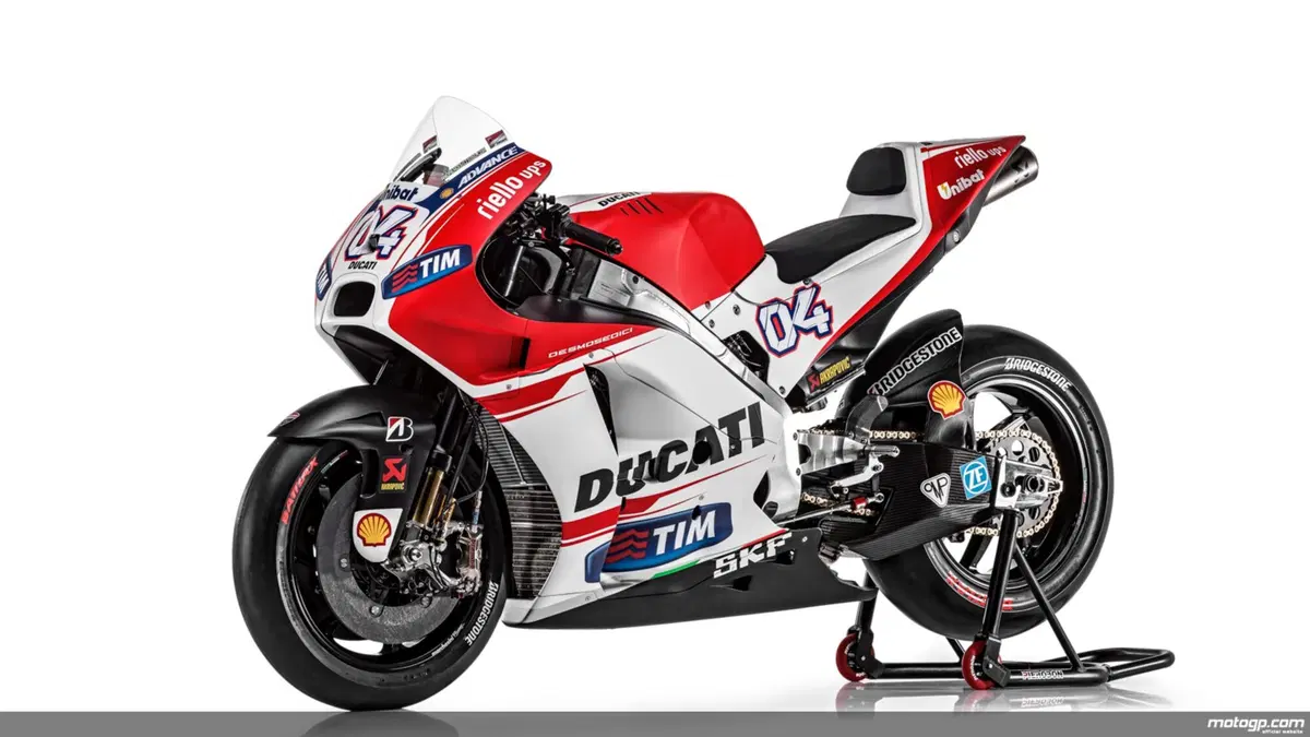 MotoGP. Svelata la nuova Ducati GP15 (16)