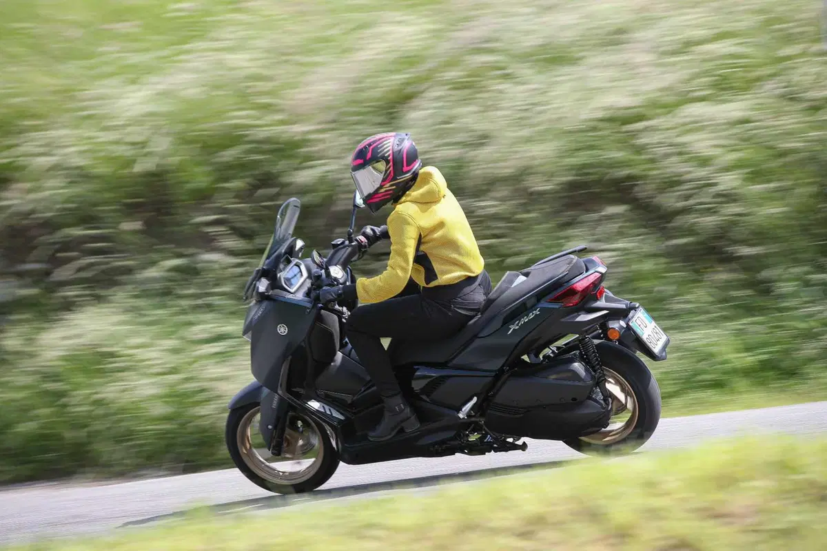 Yamaha XMAX 300 Tech Max, il max del max! - TEST (6)