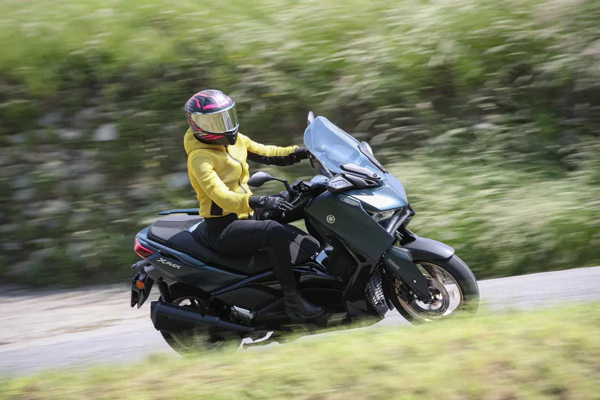 Yamaha XMAX 300 Tech Max, il max del max! - TEST (8)