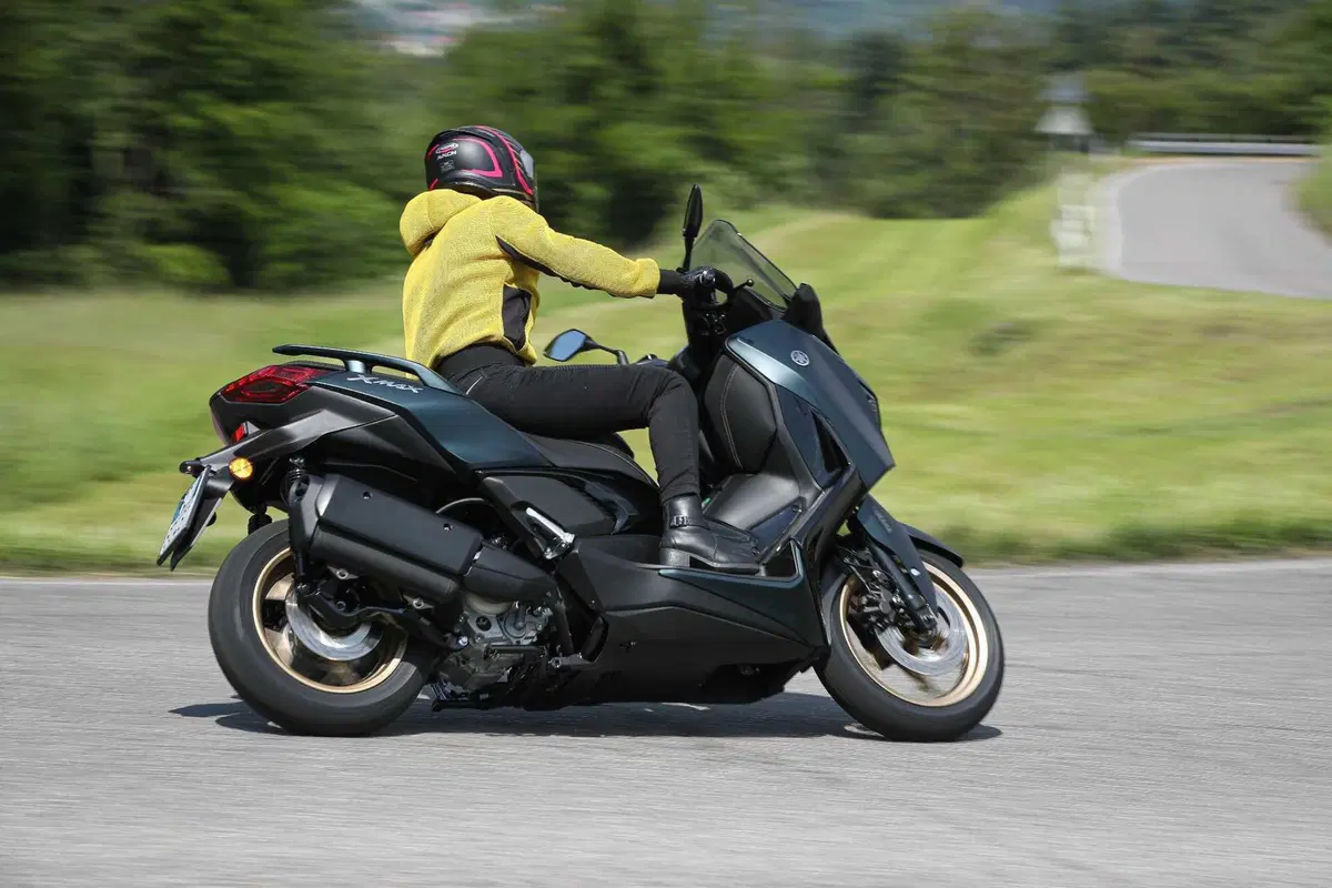 Yamaha XMAX 300 Tech Max, il max del max! - TEST