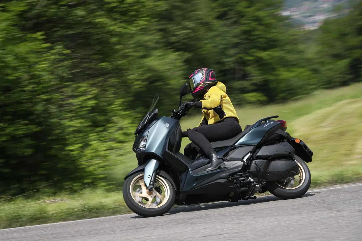Yamaha XMAX 300 Tech Max, il max del max! - TEST (2)