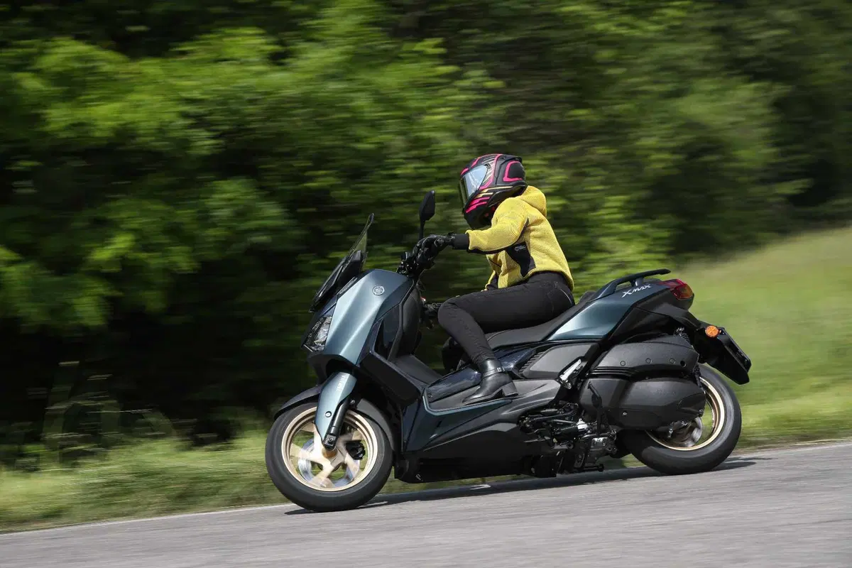 Yamaha XMAX 300 Tech Max, il max del max! - TEST (12)