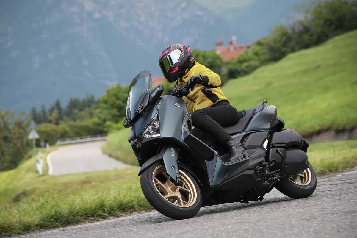 Yamaha XMAX 300 Tech Max, il max del max! - TEST (14)