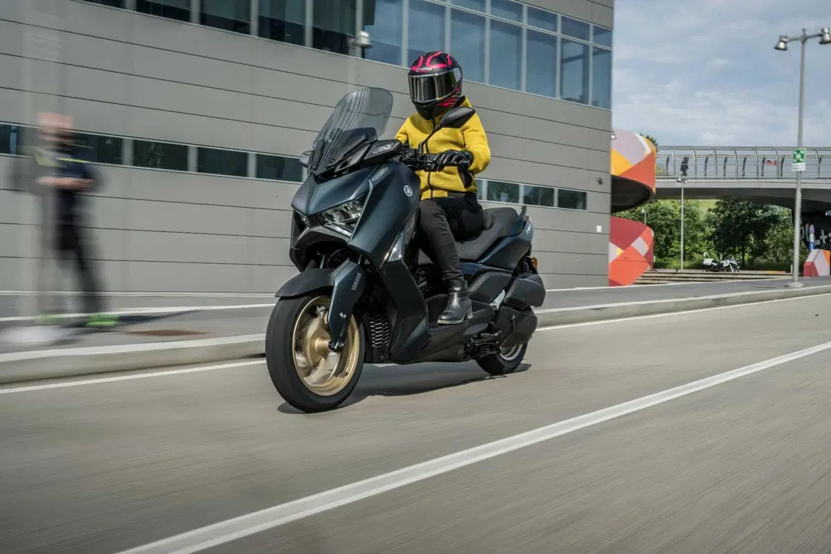 Yamaha XMAX 300 Tech Max, il max del max! - TEST (7)