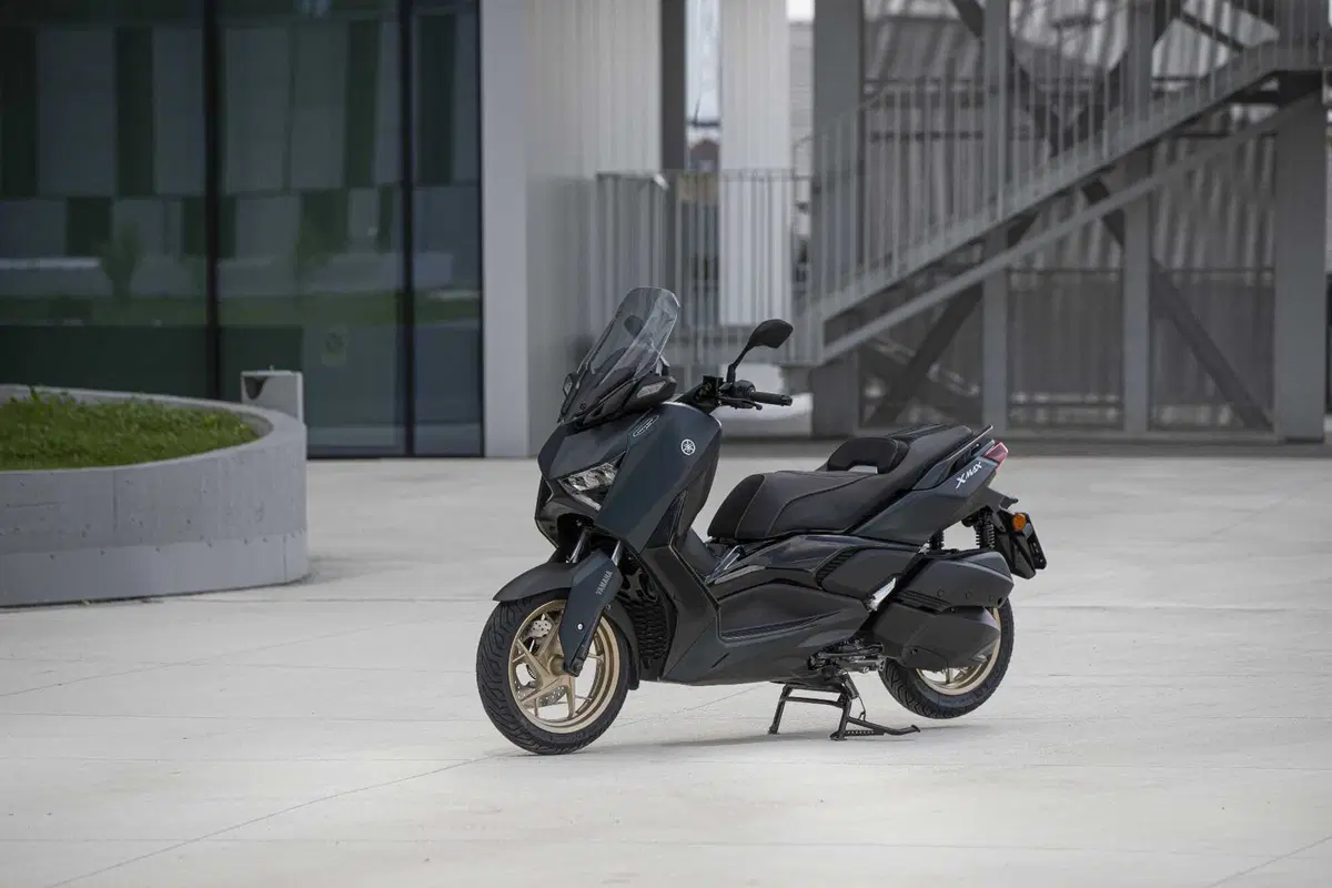 Yamaha XMAX 300 Tech Max, il max del max! - TEST (8)
