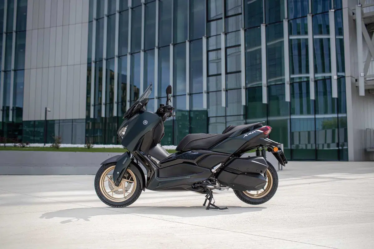 Yamaha XMAX 300 Tech Max, il max del max! - TEST (9)