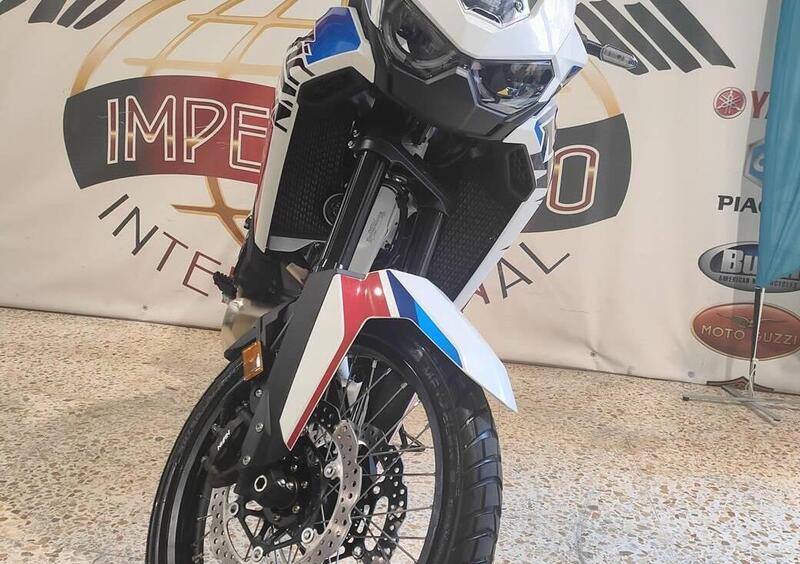 Vendo Honda Africa Twin CRF 1100L Urban DCT (2022 - 23) usata a Castellammare  di Stabia (codice 9187193) 