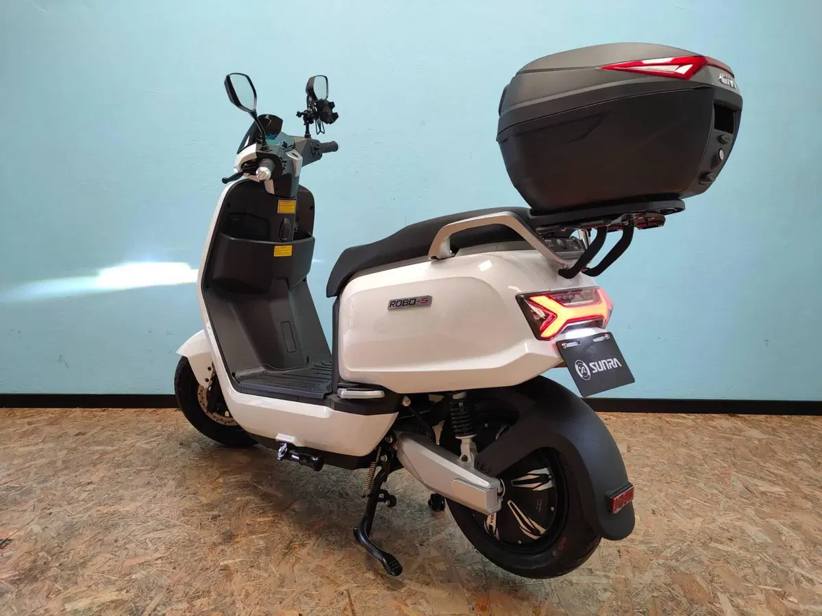 Sunra Italia Robo S L3e (2021 - 26) (6)