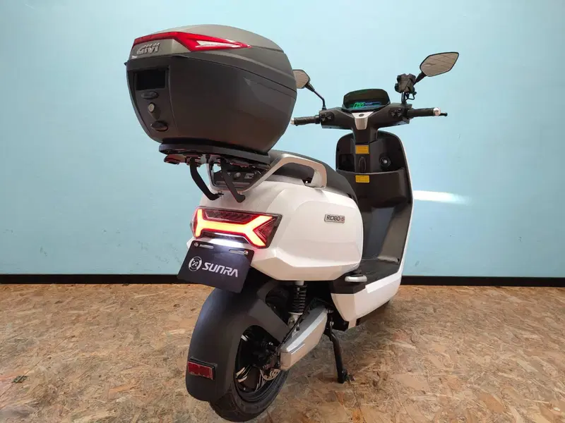 Sunra Italia Robo S L3e (2021 - 26) (8)