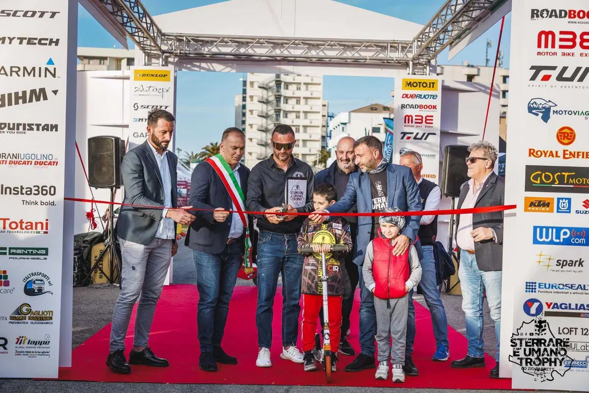 Le maxi enduro sono roba da vecchi? Se lo pensi, sei fuoristrada! (6)
