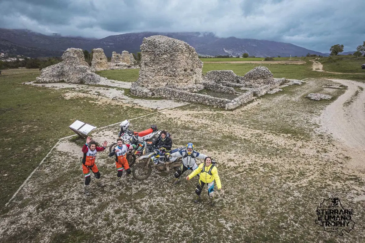 Le maxi enduro sono roba da vecchi? Se lo pensi, sei fuoristrada! (18)