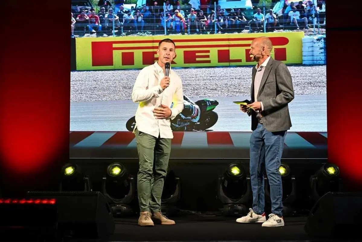 A Misano Pirelli ha celebrato i 20 anni di collaborazione con il WorldSBK (13)