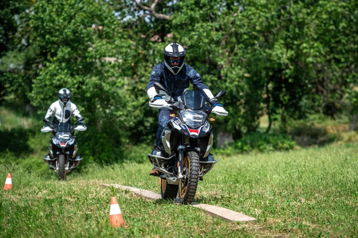 BMW GS Trophy: il Team Italia ti aspetta per un'incredibile avventura in Namibia col Perfetto