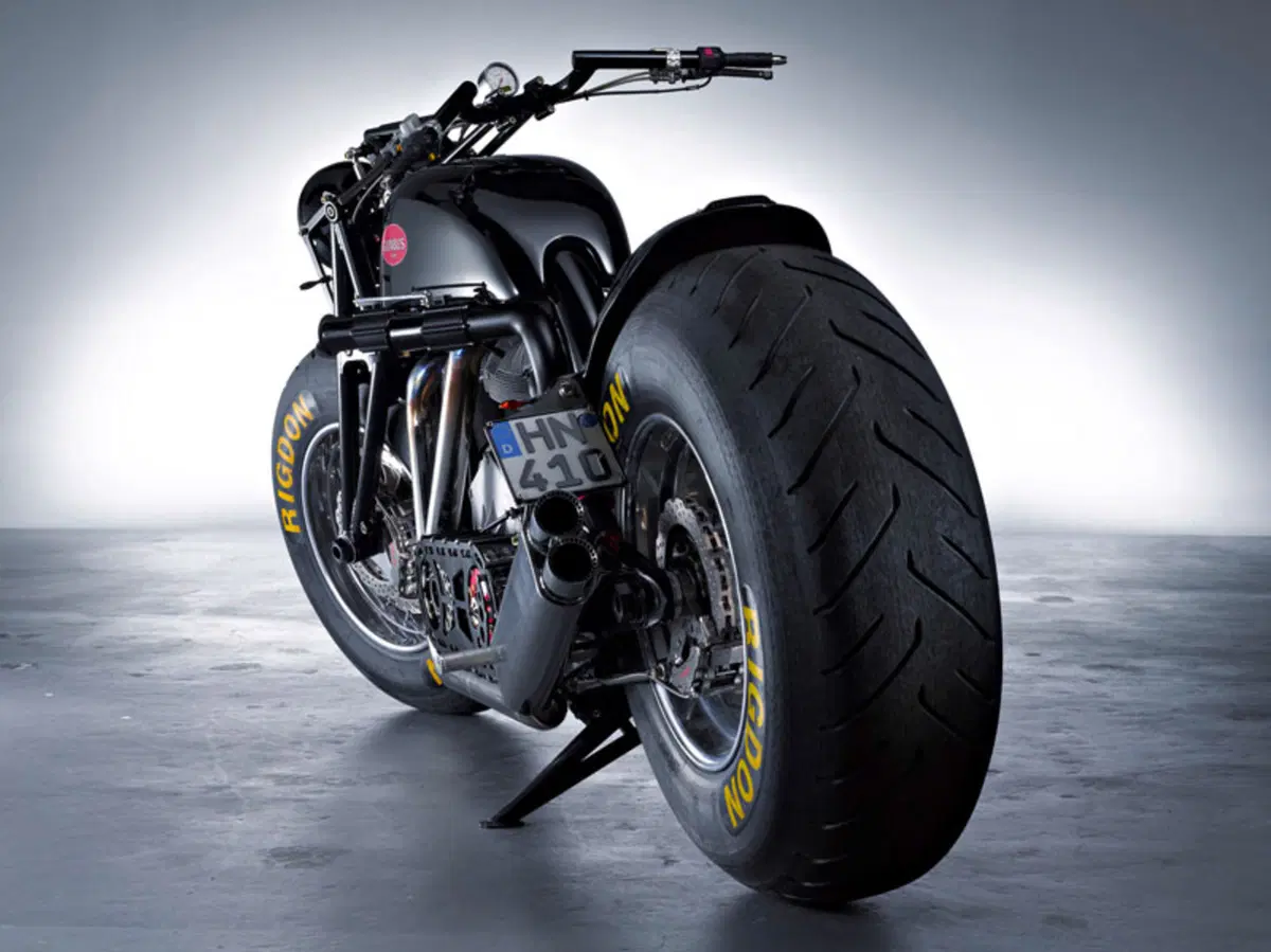 Gunbus 410. Una moto da 350 CV con motore V-Twin da 6728 cc (9)