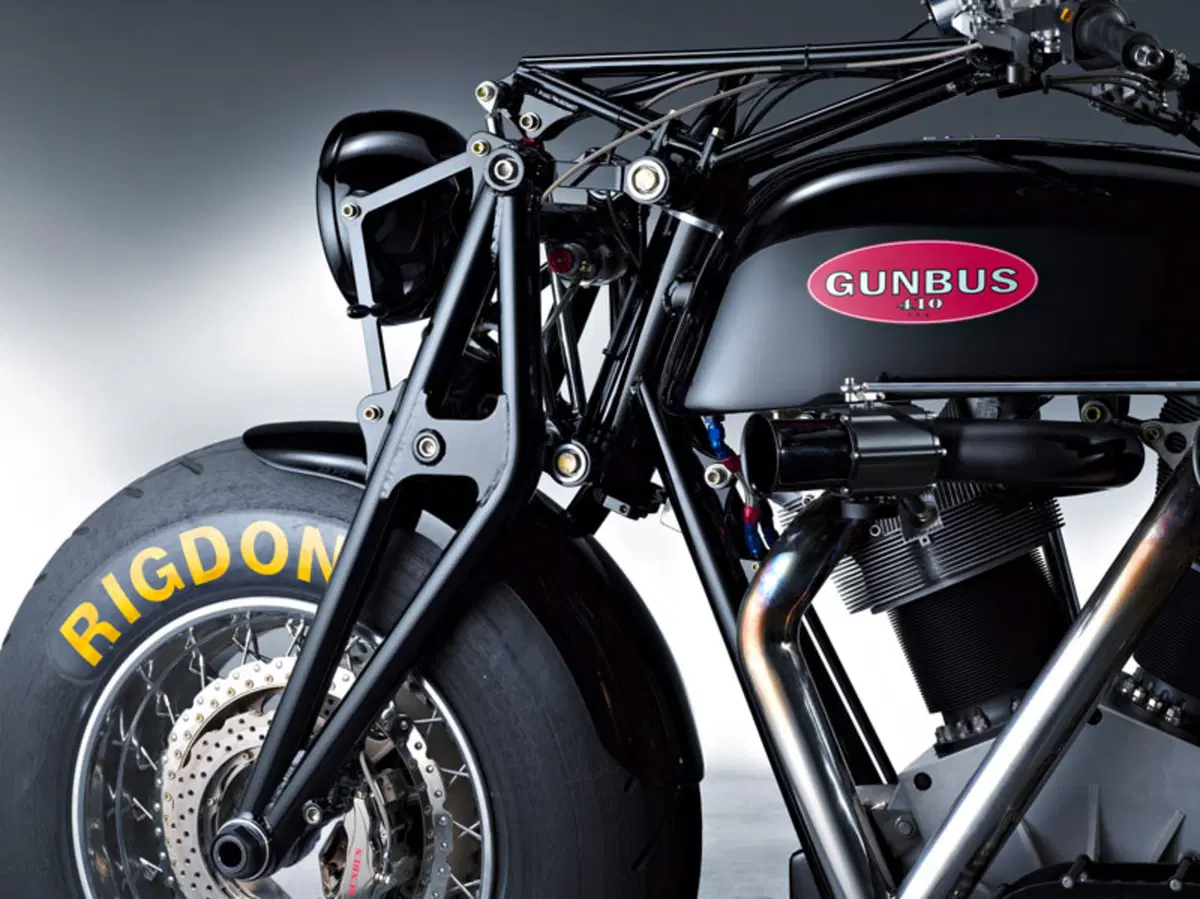 Gunbus 410. Una moto da 350 CV con motore V-Twin da 6728 cc (11)