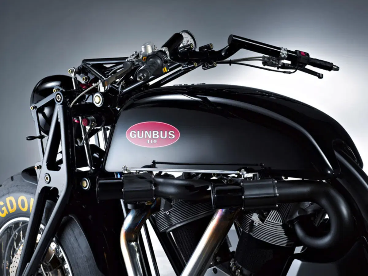 Gunbus 410. Una moto da 350 CV con motore V-Twin da 6728 cc (13)