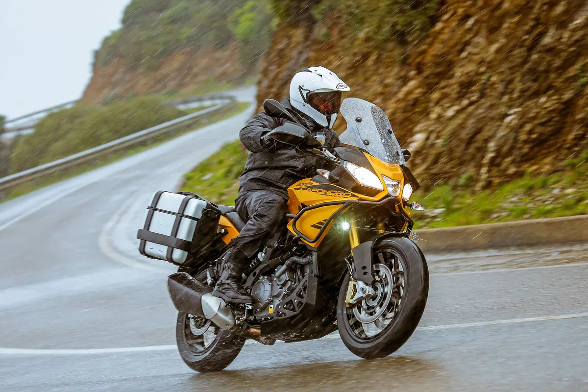 Aprilia Caponord 1200 Rally (3)